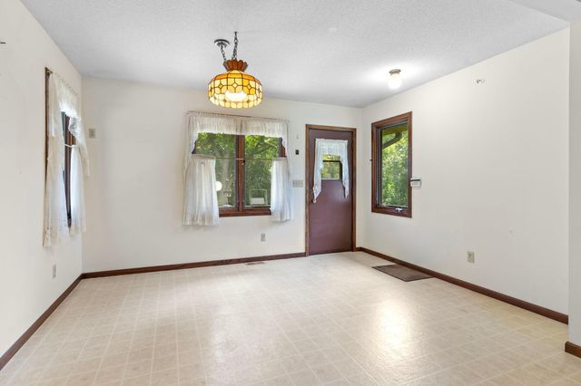 265 Greystone Avenue N, Oakdale, MN 55128
