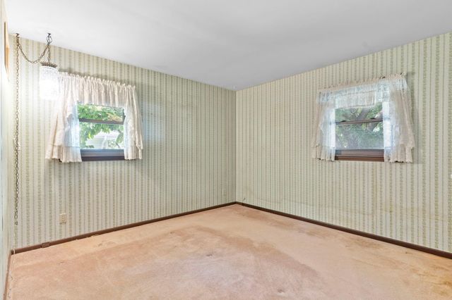 265 Greystone Avenue N, Oakdale, MN 55128