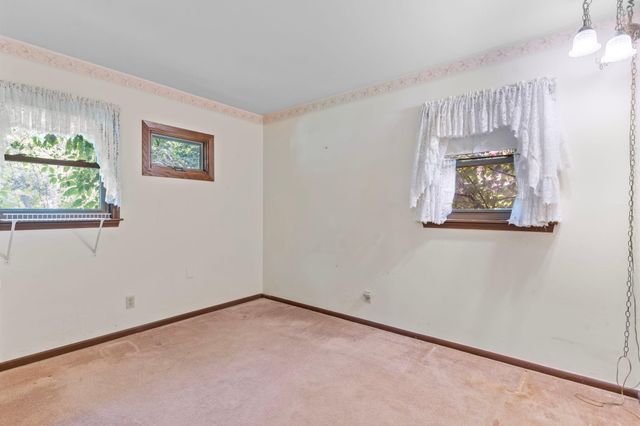 265 Greystone Avenue N, Oakdale, MN 55128