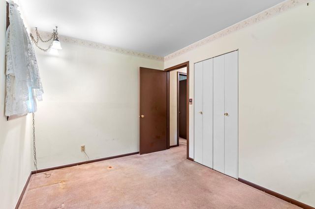 265 Greystone Avenue N, Oakdale, MN 55128