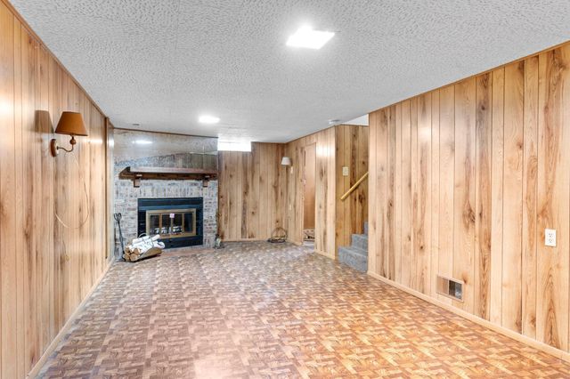 265 Greystone Avenue N, Oakdale, MN 55128