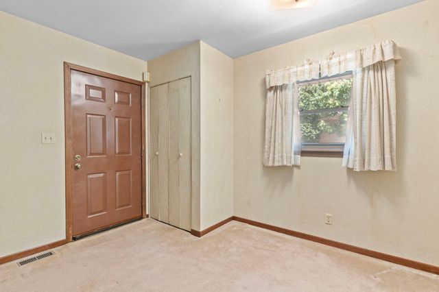 265 Greystone Avenue N, Oakdale, MN 55128