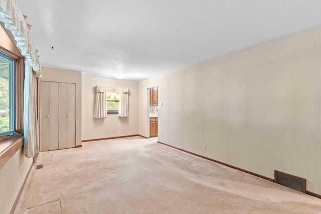 265 Greystone Avenue N, Oakdale, MN 55128