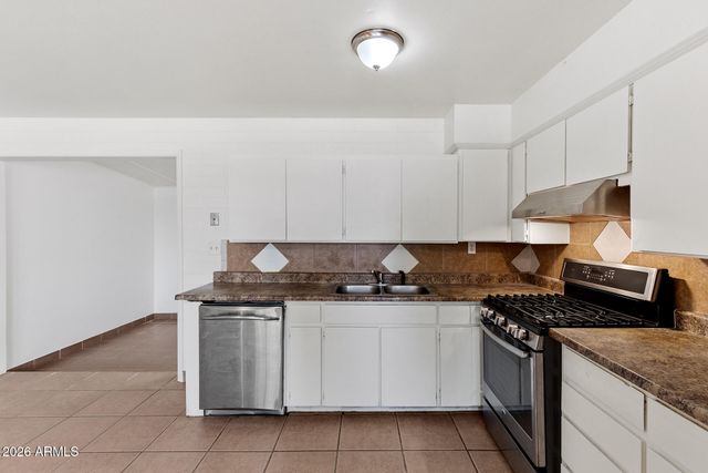 2246 W SIERRA Street, Phoenix, AZ 85029
