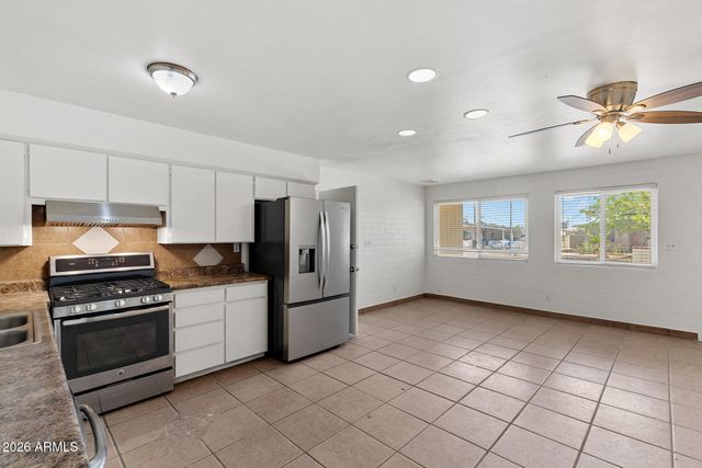 2246 W SIERRA Street, Phoenix, AZ 85029