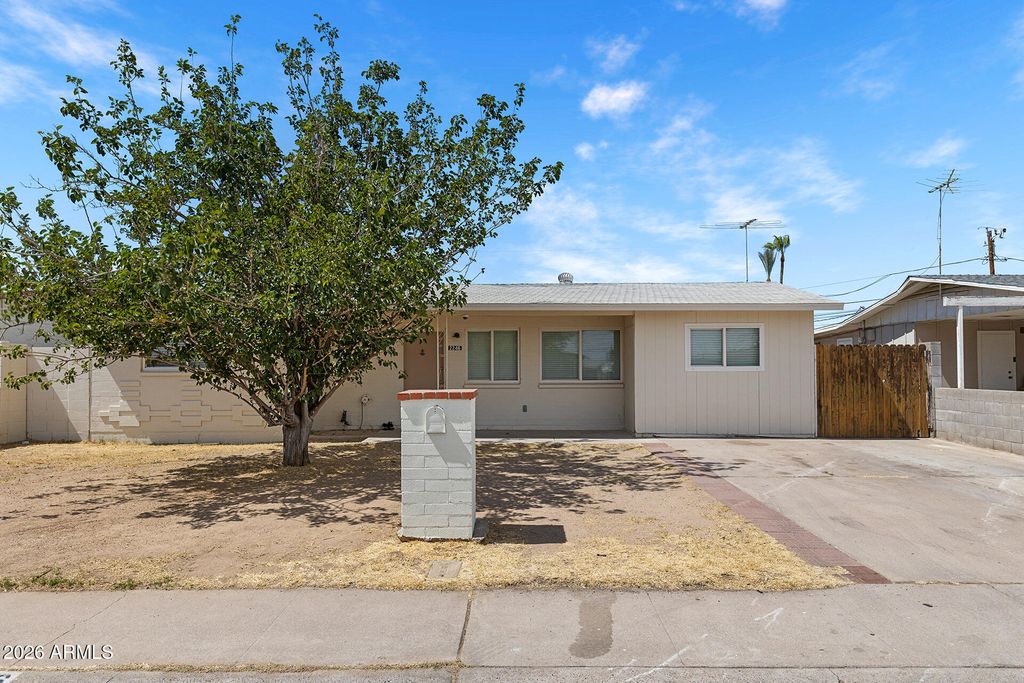 2246 W SIERRA Street, Phoenix, AZ 85029