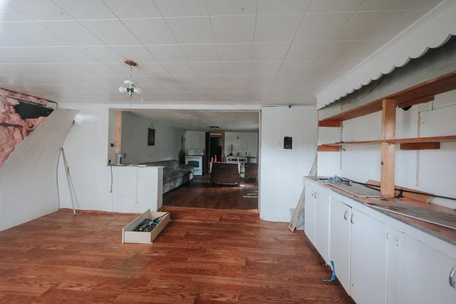 305 N Main St., Hemingway, SC 29554
