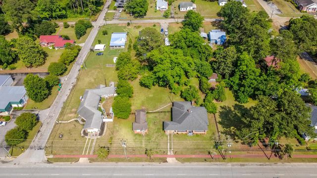 305 N Main St., Hemingway, SC 29554