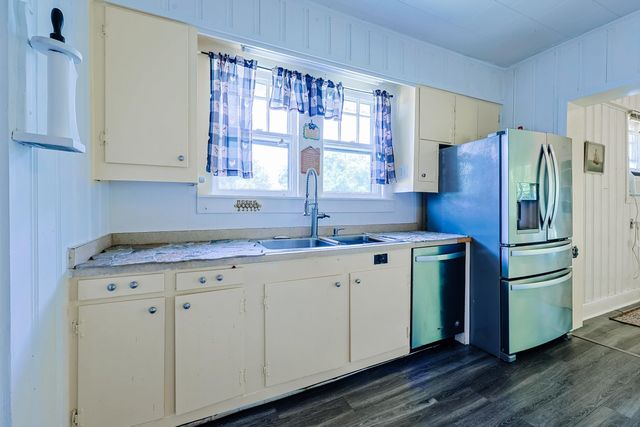 305 N Main St., Hemingway, SC 29554