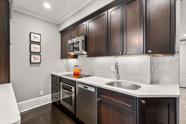 35 Hancock St 3, Boston, MA 02114