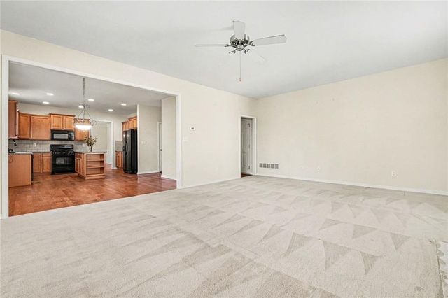 2552 Wolf Den Lane, Atlanta, GA 30349