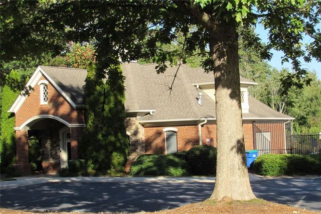 2552 Wolf Den Lane, Atlanta, GA 30349