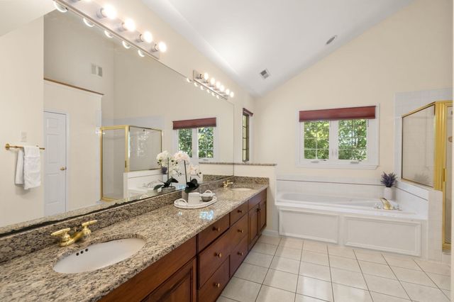 160 Stearns Rd, Marlborough, MA 01752
