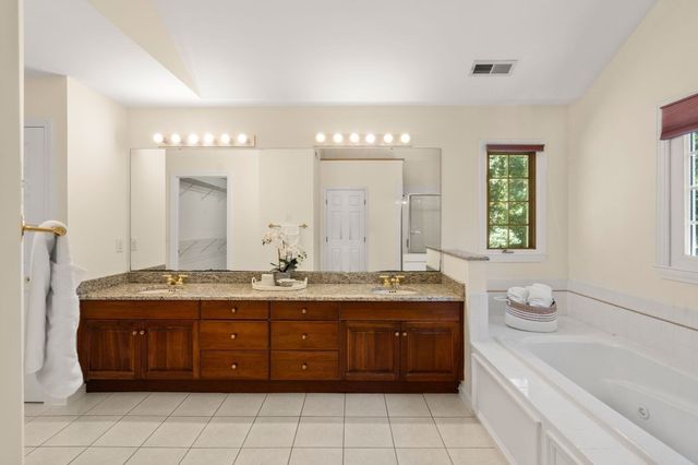 160 Stearns Rd, Marlborough, MA 01752