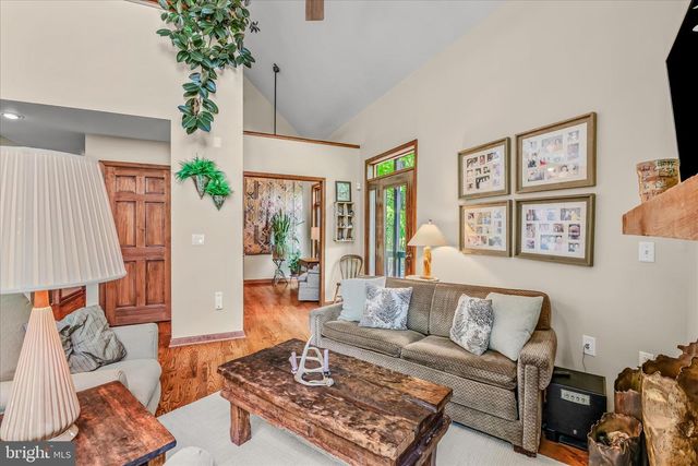 599 BREATHLESS WAY, Berkeley Springs, WV 25411