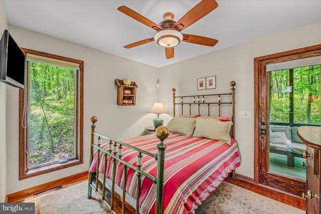 599 BREATHLESS WAY, Berkeley Springs, WV 25411