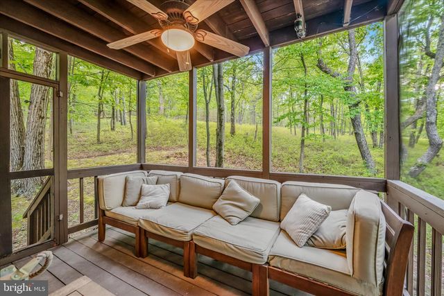 599 BREATHLESS WAY, Berkeley Springs, WV 25411