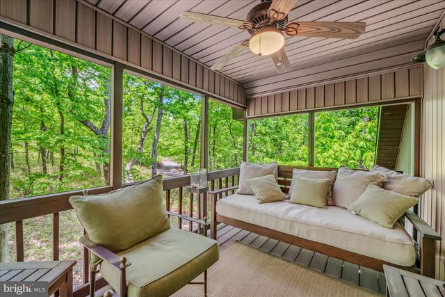 599 BREATHLESS WAY, Berkeley Springs, WV 25411