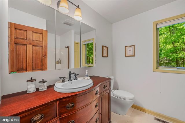 599 BREATHLESS WAY, Berkeley Springs, WV 25411