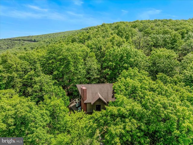 599 BREATHLESS WAY, Berkeley Springs, WV 25411