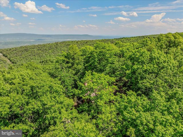 599 BREATHLESS WAY, Berkeley Springs, WV 25411