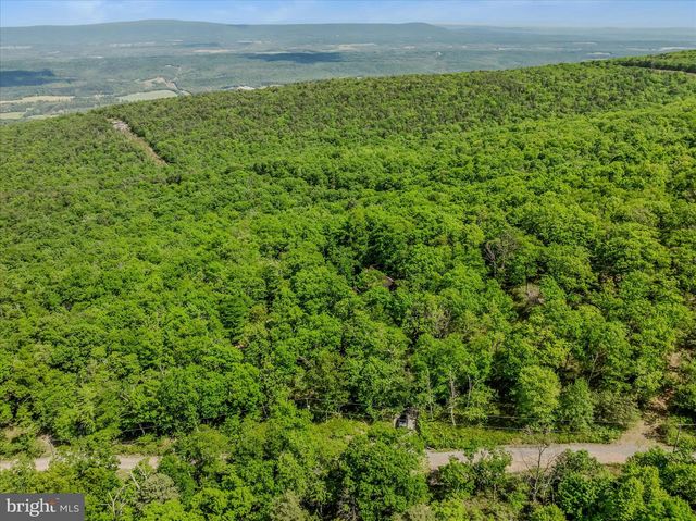 599 BREATHLESS WAY, Berkeley Springs, WV 25411