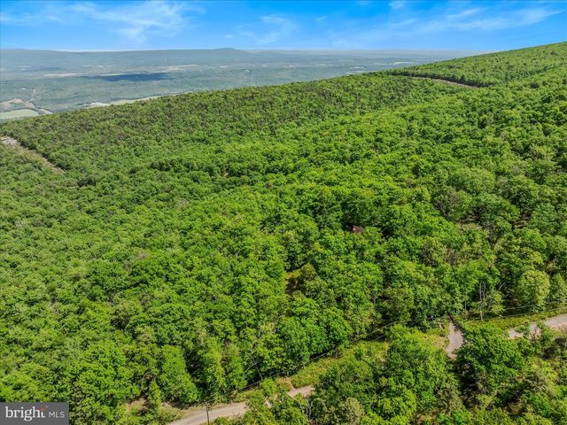 599 BREATHLESS WAY, Berkeley Springs, WV 25411