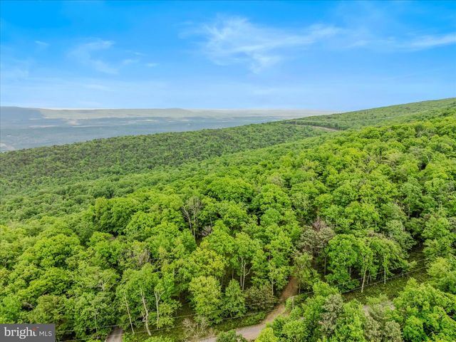 599 BREATHLESS WAY, Berkeley Springs, WV 25411