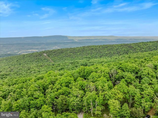 599 BREATHLESS WAY, Berkeley Springs, WV 25411