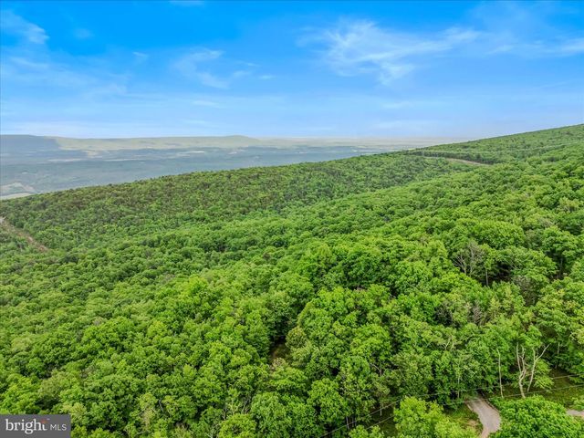 599 BREATHLESS WAY, Berkeley Springs, WV 25411