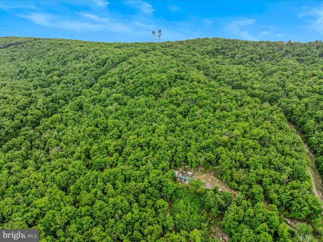 599 BREATHLESS WAY, Berkeley Springs, WV 25411