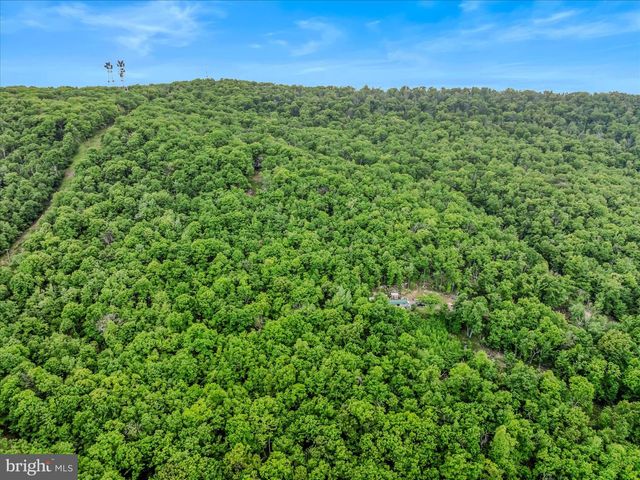 599 BREATHLESS WAY, Berkeley Springs, WV 25411