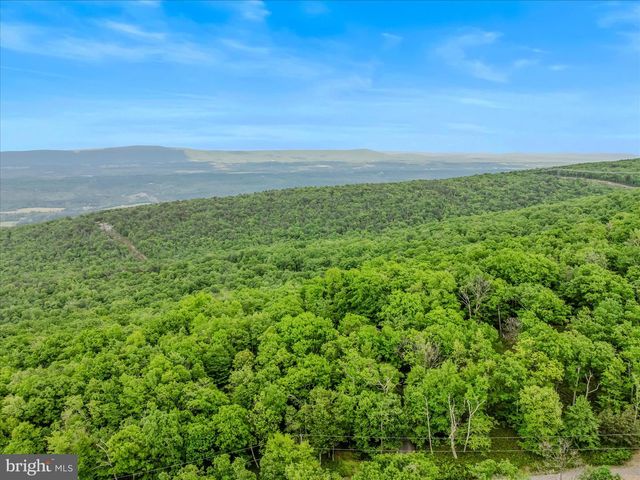 599 BREATHLESS WAY, Berkeley Springs, WV 25411