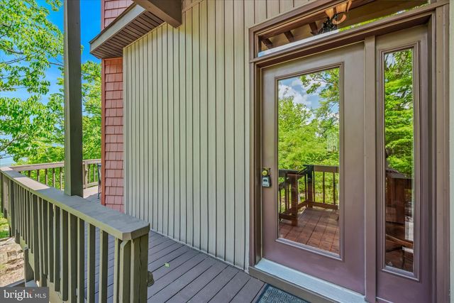 599 BREATHLESS WAY, Berkeley Springs, WV 25411
