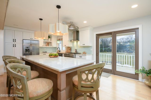 1 E Point Road, Lincroft, NJ 07738