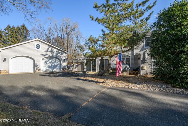 1 E Point Road, Lincroft, NJ 07738