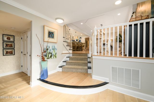 1 E Point Road, Lincroft, NJ 07738