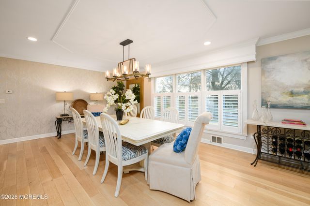 1 E Point Road, Lincroft, NJ 07738