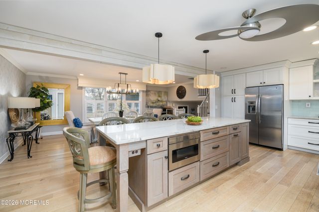 1 E Point Road, Lincroft, NJ 07738