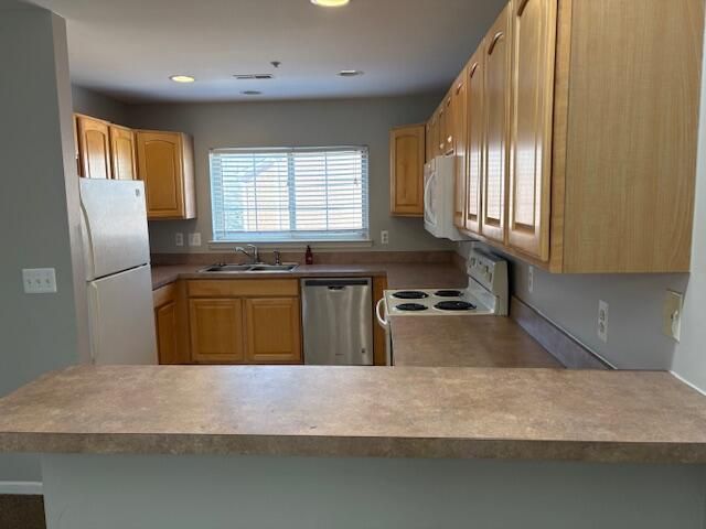 16874 Farmington, Livonia, MI 48154