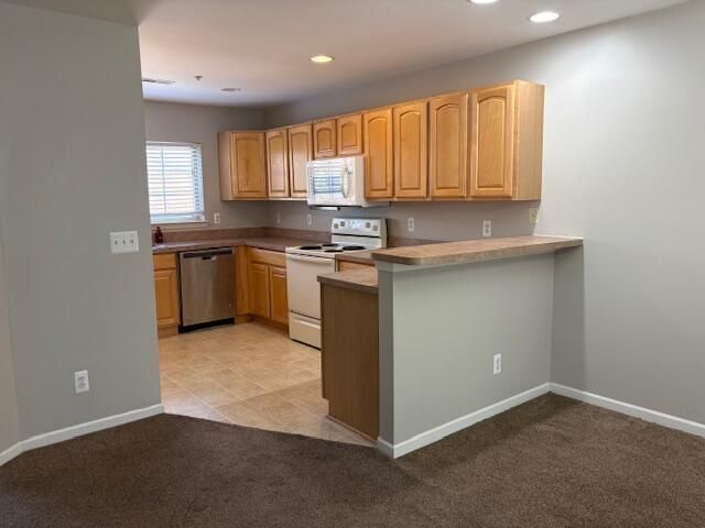 16874 Farmington, Livonia, MI 48154