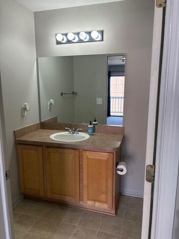 16874 Farmington, Livonia, MI 48154