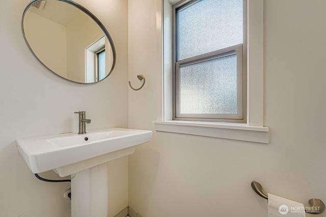 8718 42nd Avenue S, Seattle, WA 98118