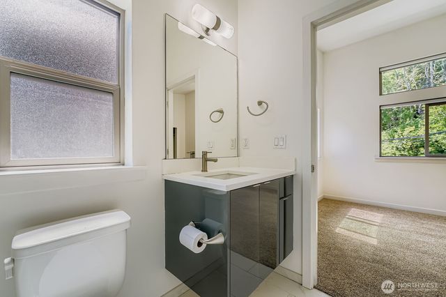 8718 42nd Avenue S, Seattle, WA 98118