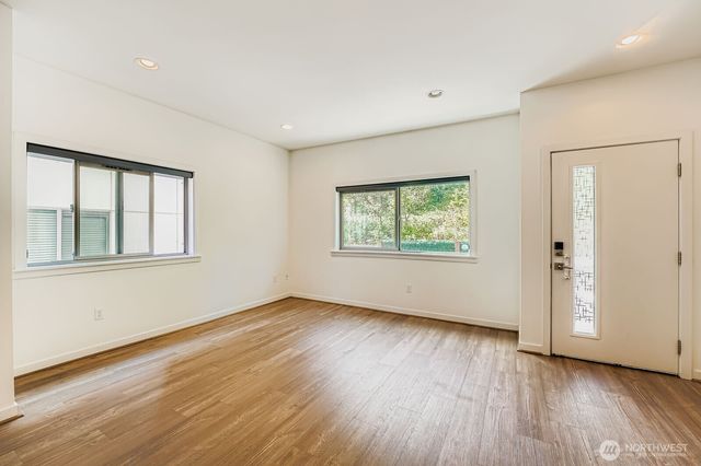 8718 42nd Avenue S, Seattle, WA 98118