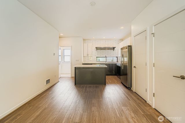 8718 42nd Avenue S, Seattle, WA 98118