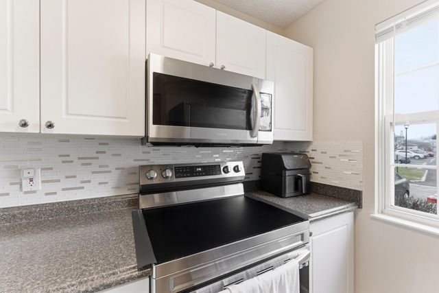 1688 Bennigan Drive, 169A, Hilliard, OH 43026