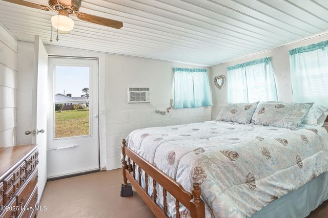 187 Mullens Drive, Harkers Island, NC 28531