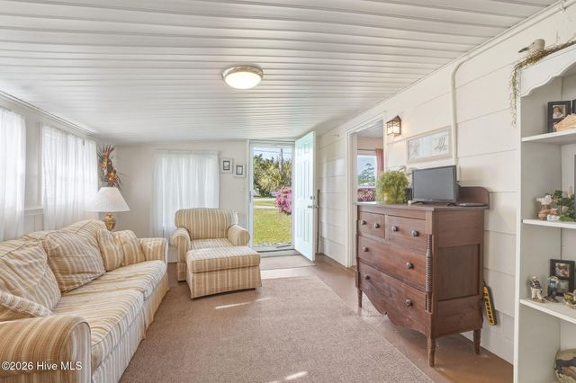 187 Mullens Drive, Harkers Island, NC 28531