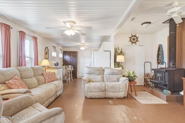 187 Mullens Drive, Harkers Island, NC 28531